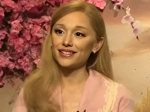 Ariana Grande Scores Her 10th No. 1