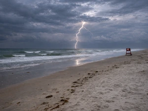 Newlywed Man, 29, Died After A Lightning Bolt Struck Him