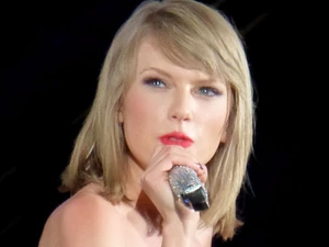 Taylor Swift and Travis Kelce Marry at Madison Square Garden