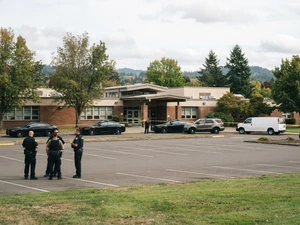 Teacher Tackled Oregon School Gunman Before Father Intervened