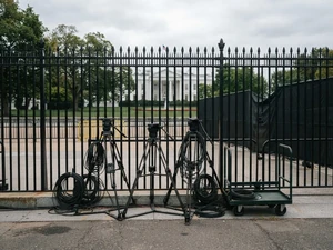 TV Networks Suspend White House Pool After Press Ban
