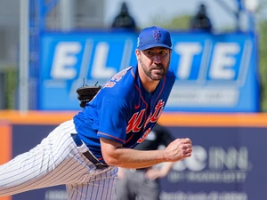 Verlander's Daughter Joins His Final Mound Farewell