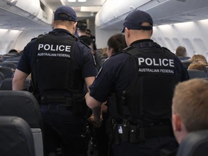 Woman Removed From Flight After Fanny Pack Standoff
